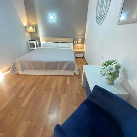 Lux In A Box, In The Center Apartment *