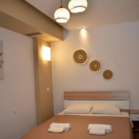 Lux In A Box, In The Center Daire Nea Kallikrateia