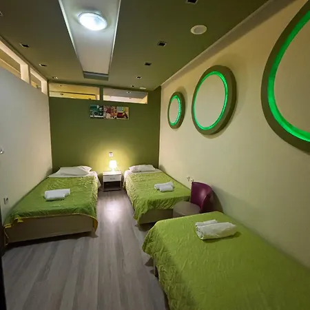 Daire Lux In A Box, In The Center *